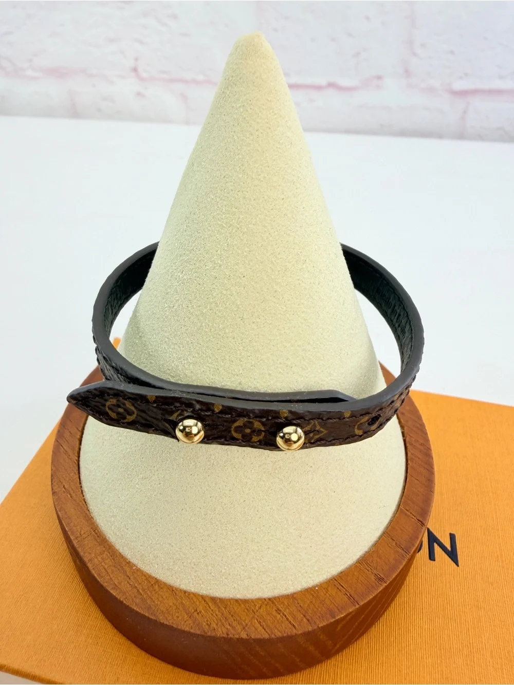 Louis Vuitton Monogram LV Circle Reversible Bracelet 19 Black
